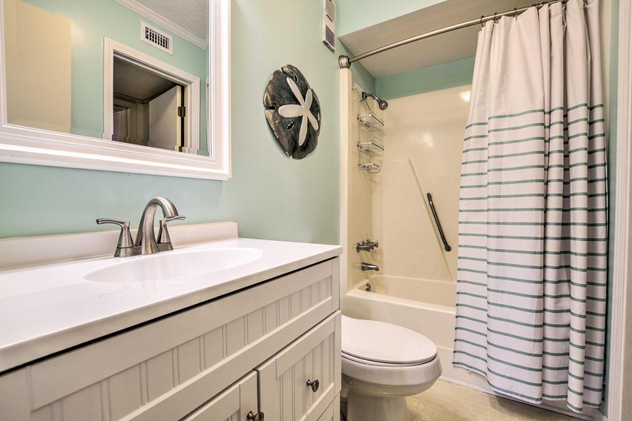 Sunny Condo - Private Ocean Isle Beach Access! エクステリア 写真